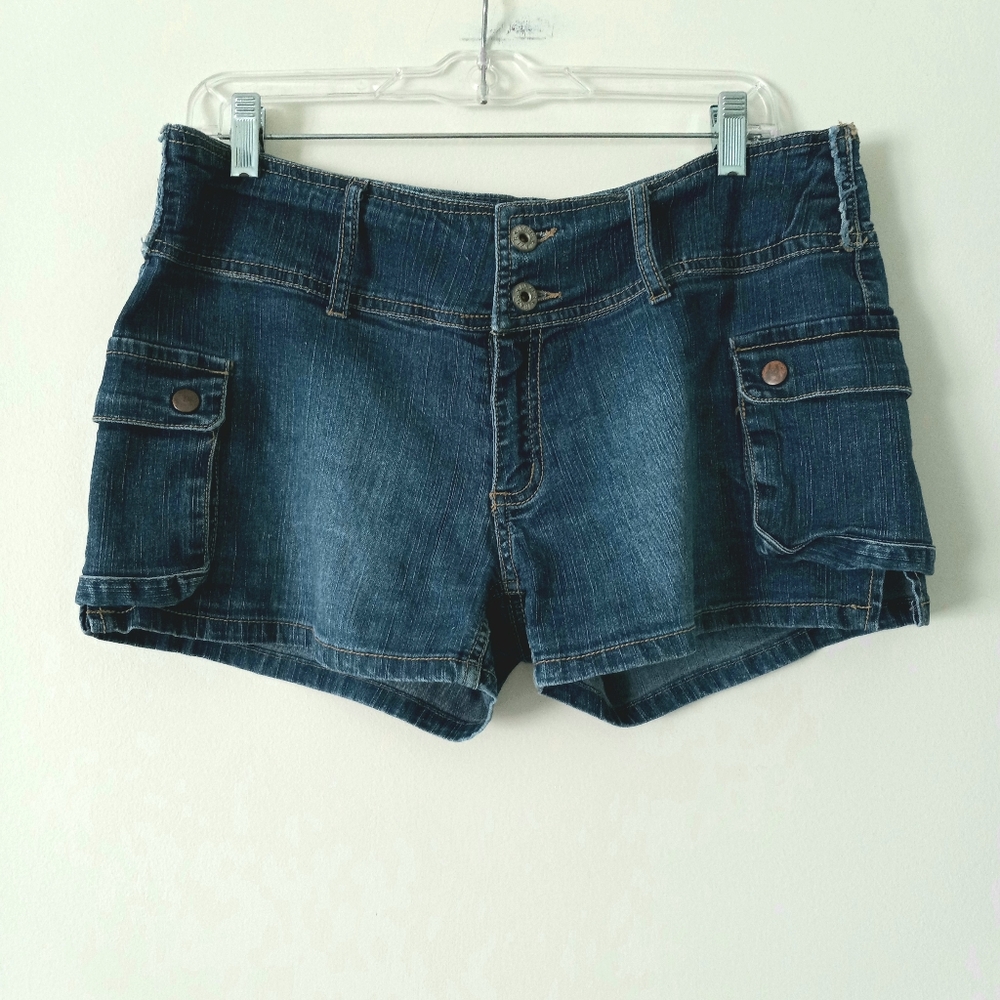 Laser Jeans size 11 denim short shorts with side pockets and grommet det…